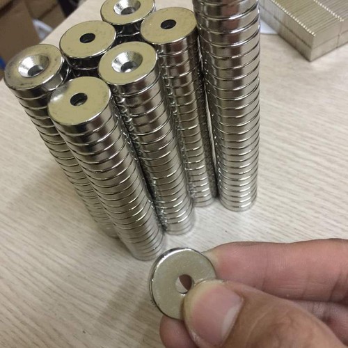 Nam châm 20x5 lỗ 5mm