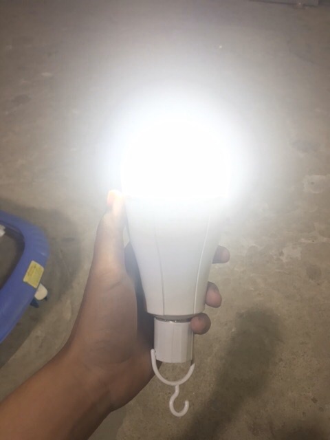 Bóng đèn LED tích điện  20w Linh phi siêu sáng tiết kiệm điện