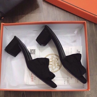 Guốc gucci và guốc bèo