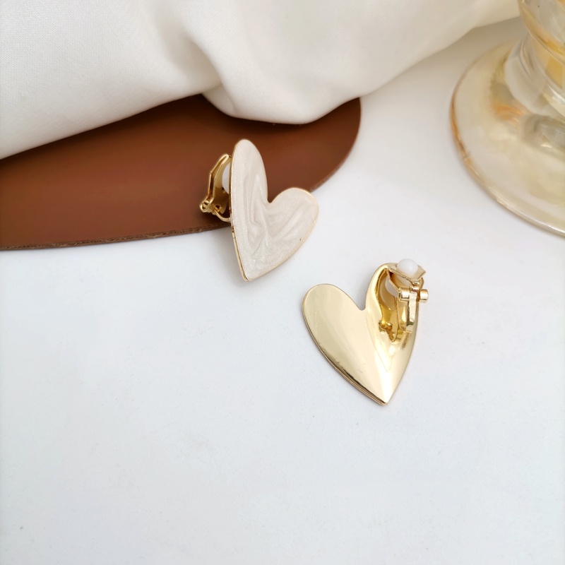 Khuyên tai kẹp không bấm lỗ chốt cố định K138 bằng hợp kim mạ vàng hình trái tim bigsize dáng ngắn Leous Accessories