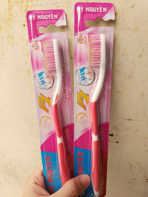 Lố 12 bàn chải đánh răng Mỹ Nguyên người lớn