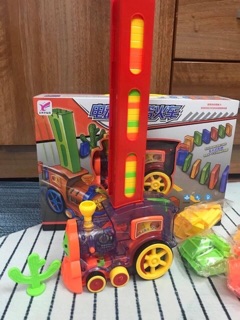 đồ chơi tàu hoả domino