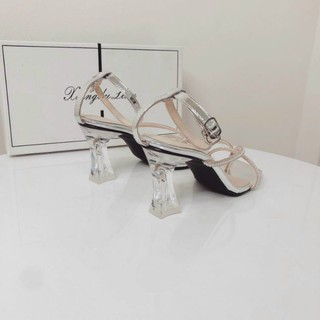 sandal gót vuông dây chéo ngọc