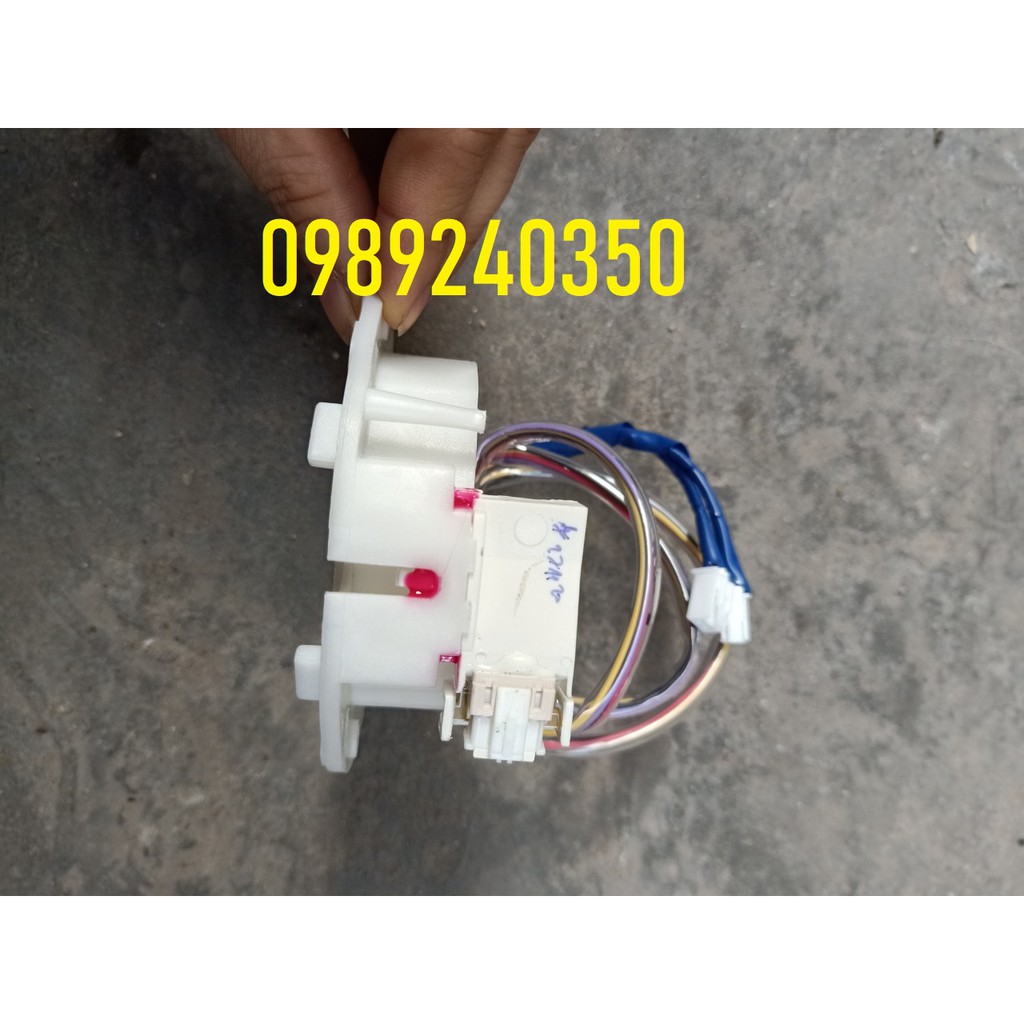 Đếm từ máy giặt Toshiba Inverter DC1000 chính hãng