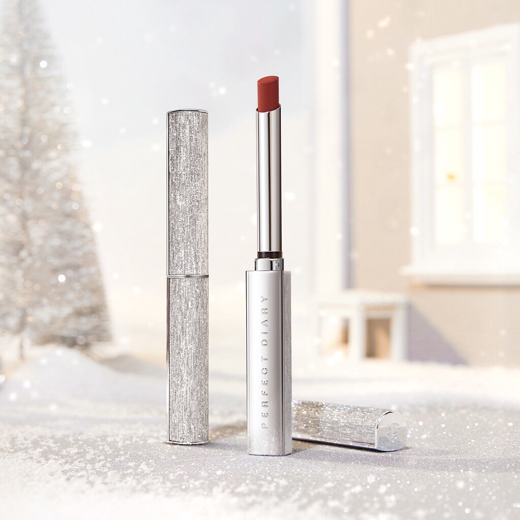 Son lì dưỡng môi Perfect Diary màu nhung mịn không làm nặng môi 0.8g | BigBuy360 - bigbuy360.vn