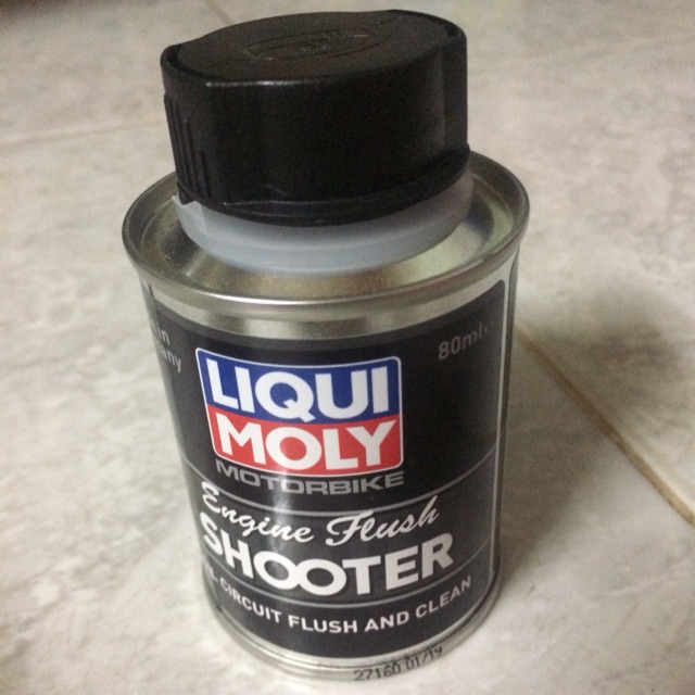 dụng dịch súc rửa động cơ xe máy liquimoly