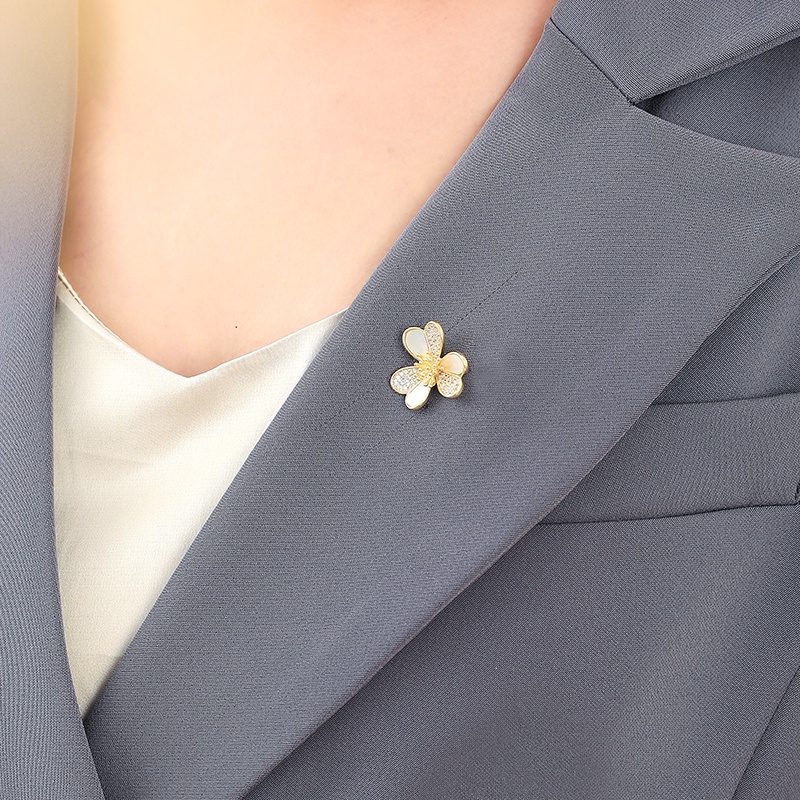 [Jiudolan] Ghim Cài Áo Hình Cỏ Ba Lá / Hoa Tình Yêu Thời Trang Lớp Học Corsage
