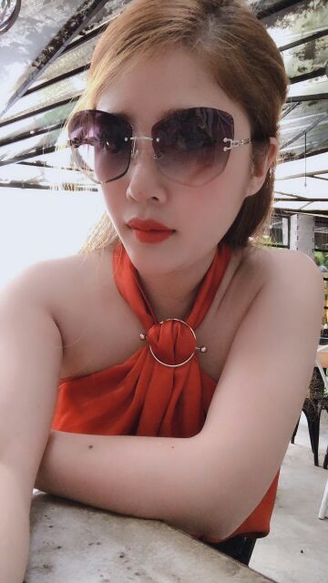 Kính Shein full box có mail mua hàng của web chính hãng
