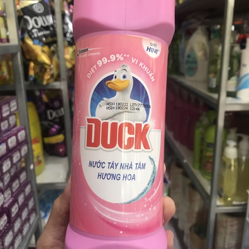 Nước tẩy nhà tắm Duck hương hoa 900ml