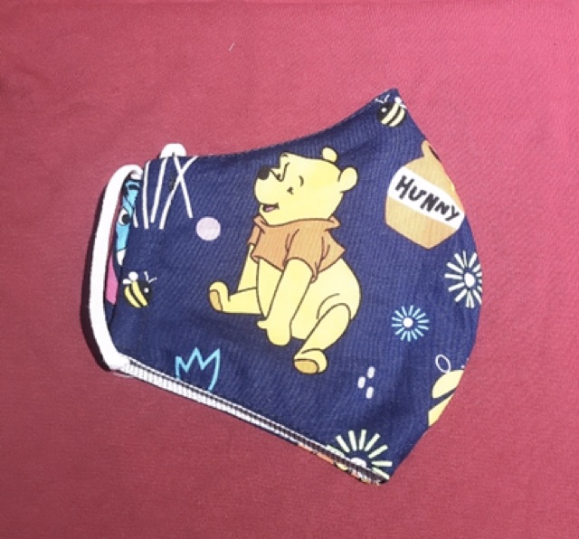 Khẩu trang vải gấu Pooh | BigBuy360 - bigbuy360.vn