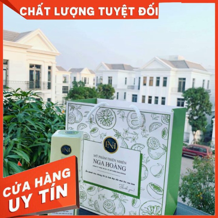 Dầu gội bưởi Nga Hoàng chai lớn