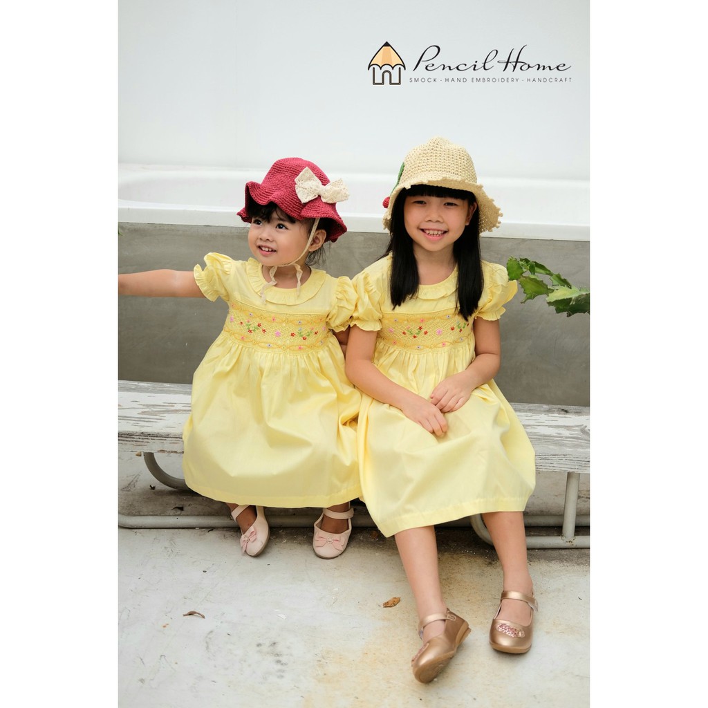 Đầm Smock Họa Tiết Vui Vẻ