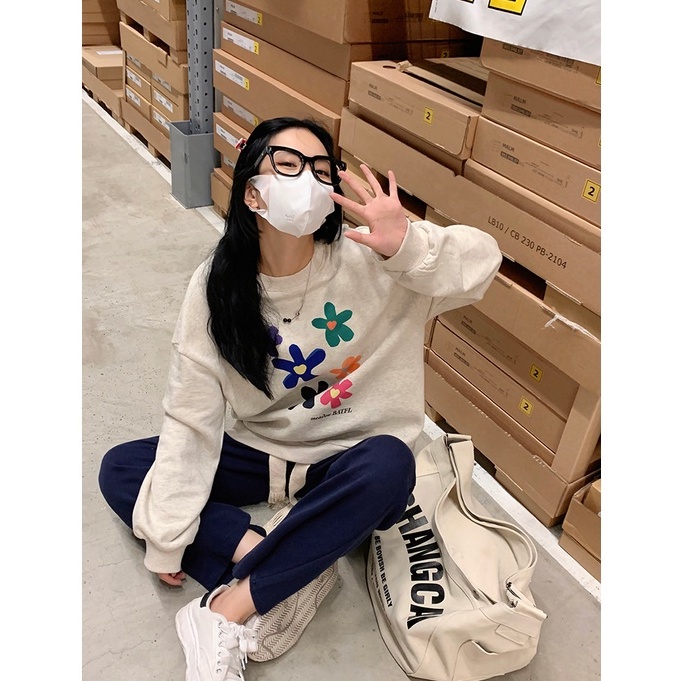 Áo nỉ dài tay cổ tròn in hình thời trang Hàn Quốc