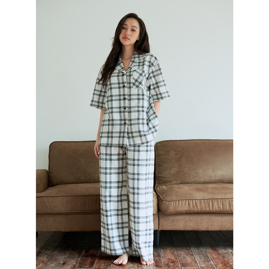 Bộ đồ ngủ nữ Charis BN16 - Kẻ sọc đen