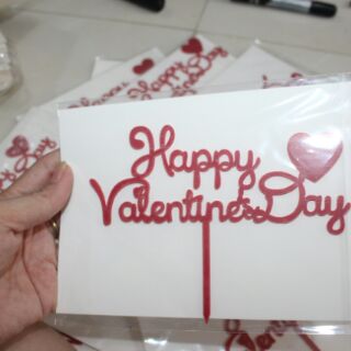 Toper nhựa sắc sảo