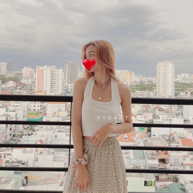 Áo croptop kiểu cổ yếm cá tính