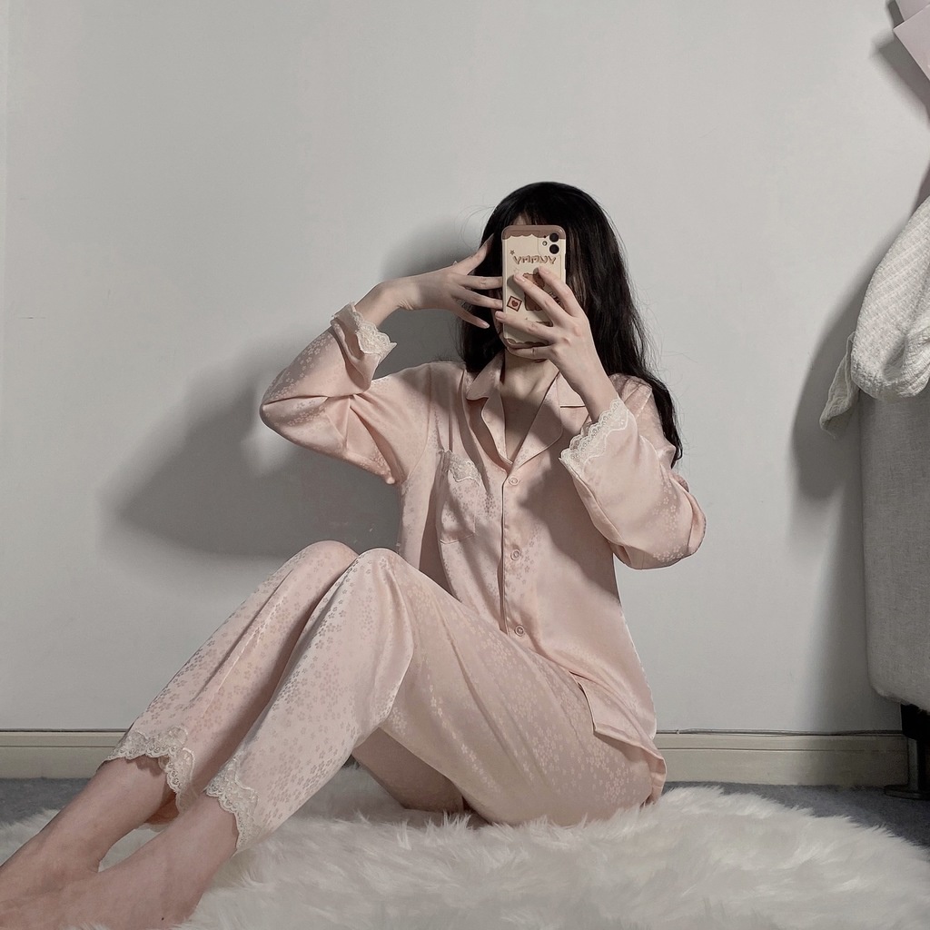 Bộ Đồ Ngủ Tay Dài Chất Lụa Phối Ren Mỏng Thời Trang Xuân Hè Xinh Xắn Cho Nữ