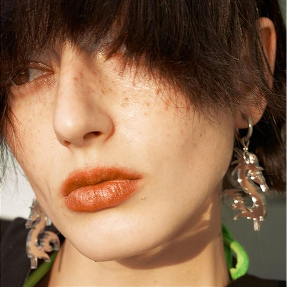 Khuyên Tai Hình Rồng Nhiều Màu Sắc Bằng Acrylic