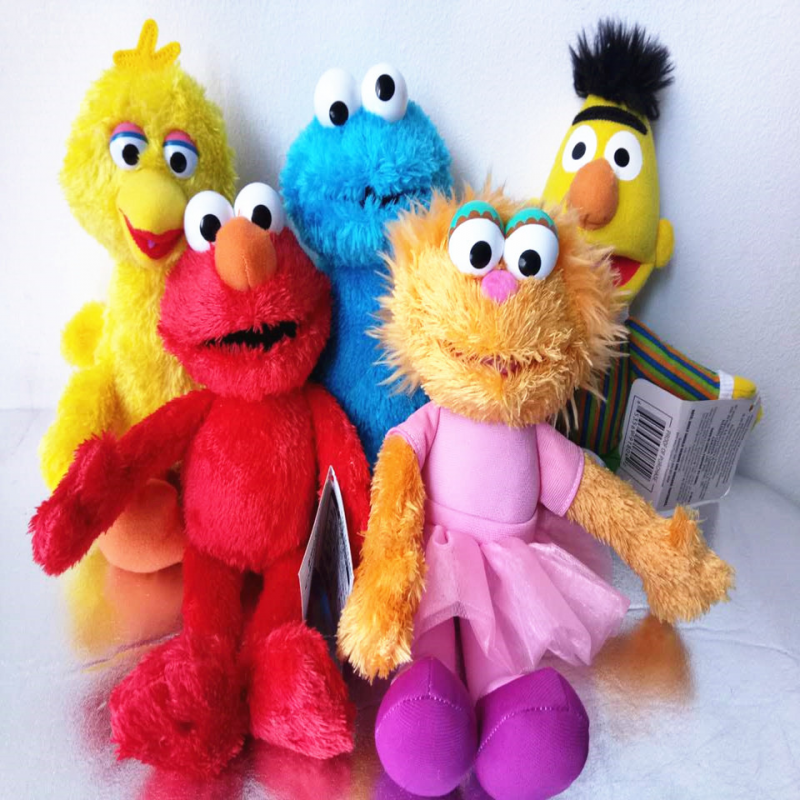 Thú Nhồi Bông Hình Nhân Vật Elmo Dễ Thương Cho Bé