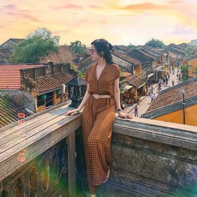 Jumssuit chấm nâu
