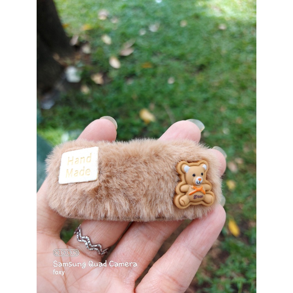 Kẹp tóc mái nhung họa tiết họa hình nâu kem
