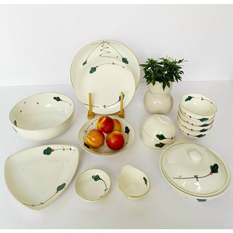 Set bát đĩa 14-15 món men trứng, phong cách Nhật. Gốm sứ Bát Tràng cao cấp.