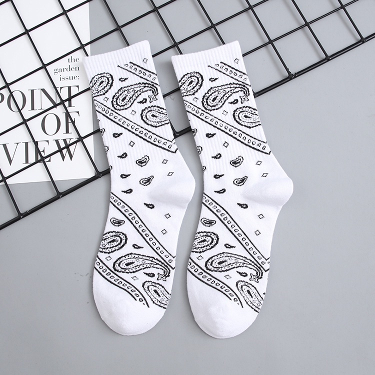 Vớ Thể Thao cotton Cổ Vừa In Họa Tiết Hoa Màu Đen Và Trắng Hợp Thời Trang Cho Nam