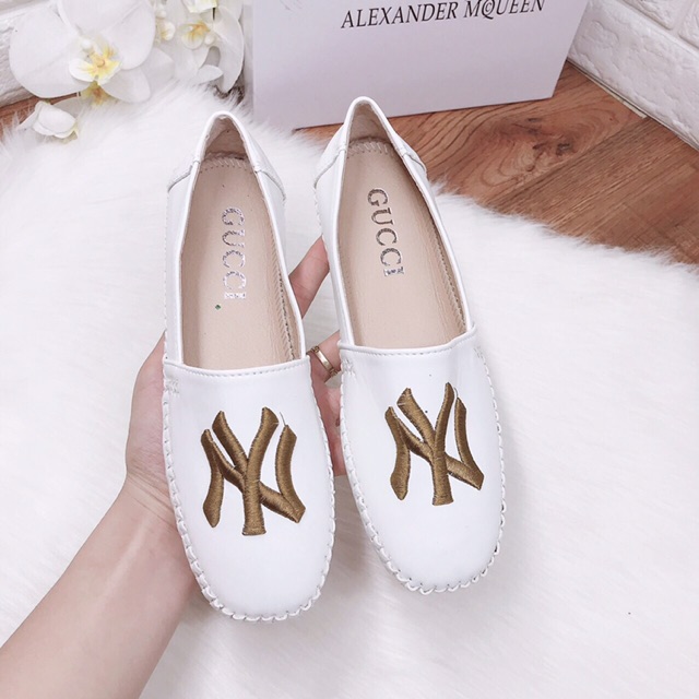 [Free ship 50k] Giày slip on nữ thêu chữ nyy đế dẻo đi cực sướng chân