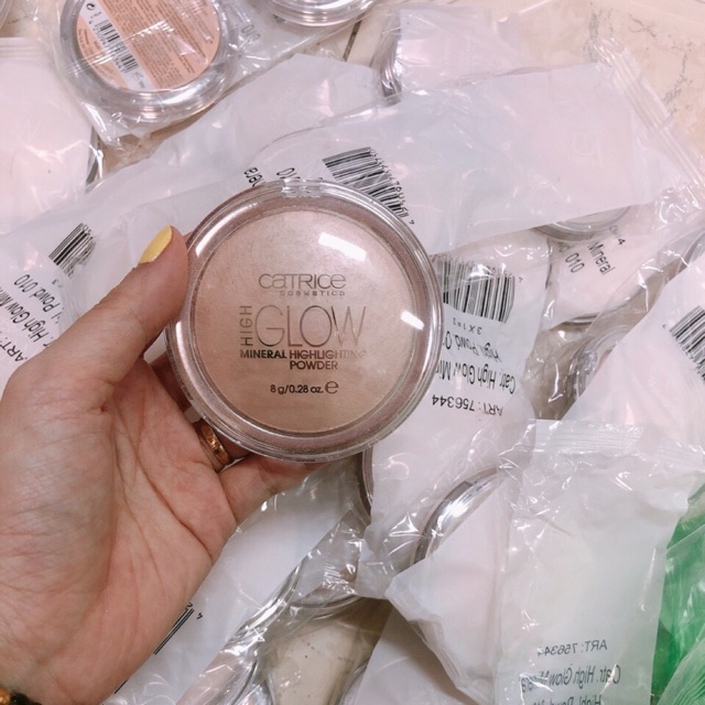 Phấn highlight bắt sáng Catrice High Glow Mineral Highlighting