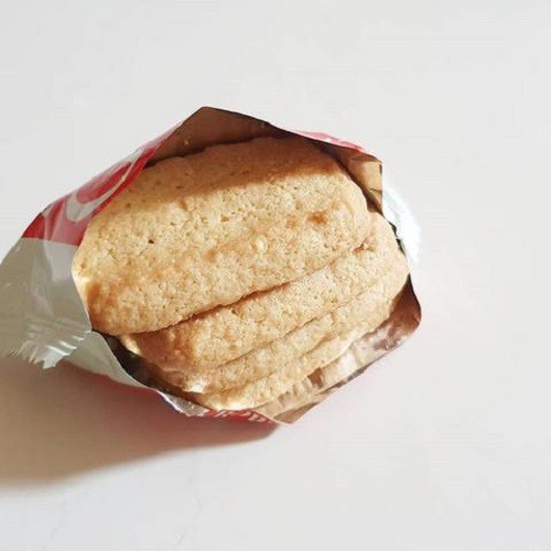 Bánh Crown Grace hộp thiếc 445g Đỏ