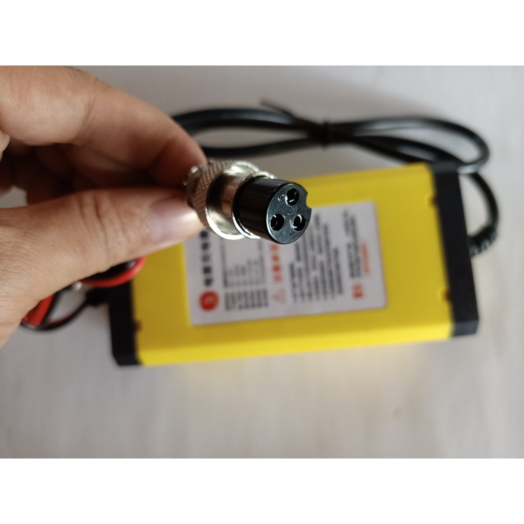 Sạc siêu nhanh cho xe điện trẻ em 12v, xe cào cào, xe moto jack tròn