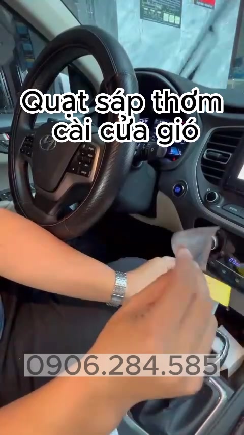 Quạt Sáp Thơm Cài Cửa Gió Điều Hoà Có Đèn Led, Nước Hoa Cài Cửa Gió Xe Hơi | BigBuy360 - bigbuy360.vn