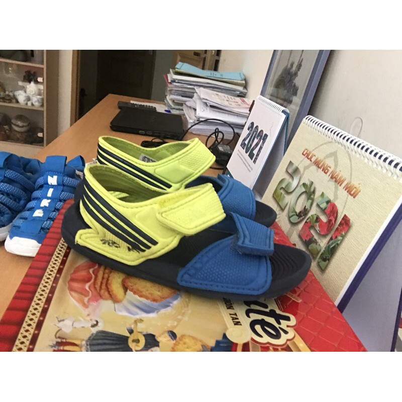 Giày Sandal Adidas cho bé trai siêu nhẹ.