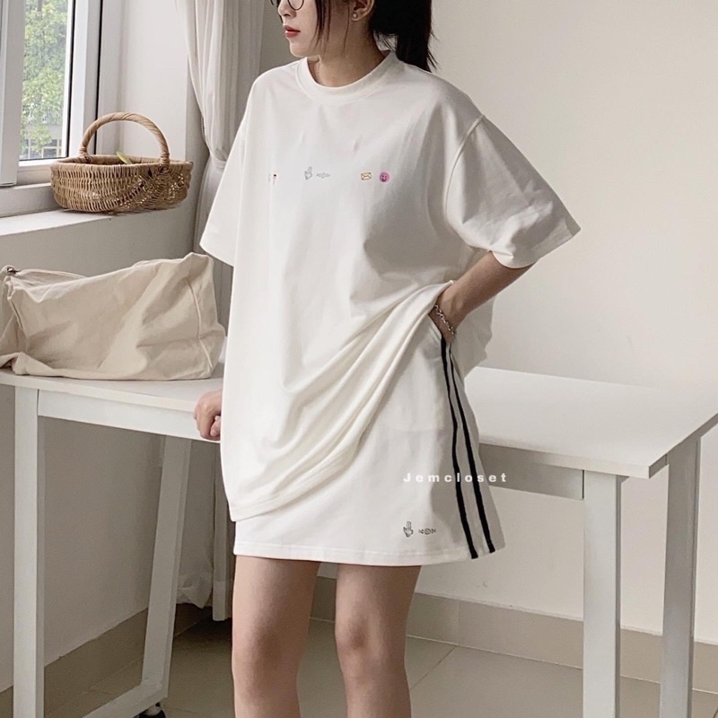 Áo phông nhiều hình nhỏ ngang ngực TT