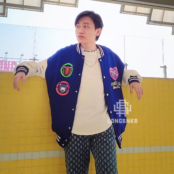 _ Áo khoác Varsity Money Lover họa tiết Longsnkr chất nỉ giữ nhiệt và thoáng - Bomber /Vars