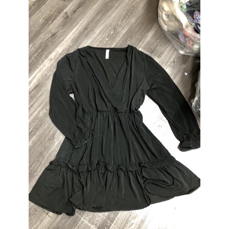 Đầm MNG Đen Thun Cát Mịn Cổ Y Tay Dài Bèo Tầng  - 3338