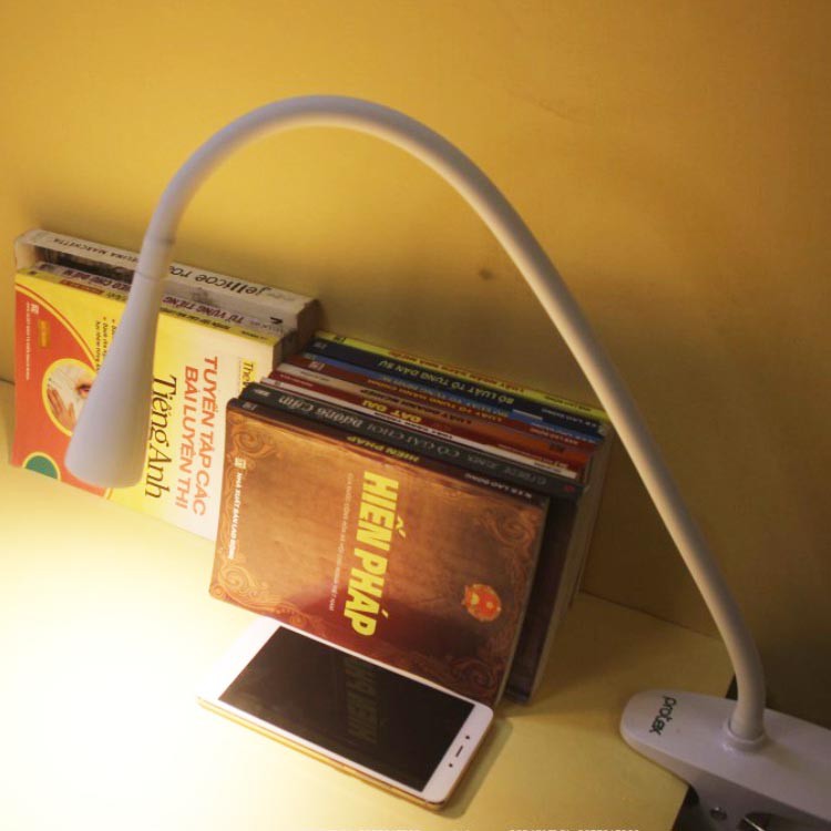 Đèn học kẹp bàn LED siêu sáng tiết kiệm điện Protex PR-014L chống cận thị . màu đen