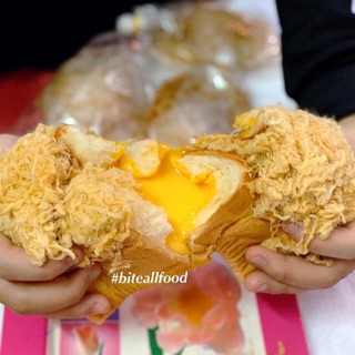Bánh mì kim sa trứng muối phô mai tan chảy