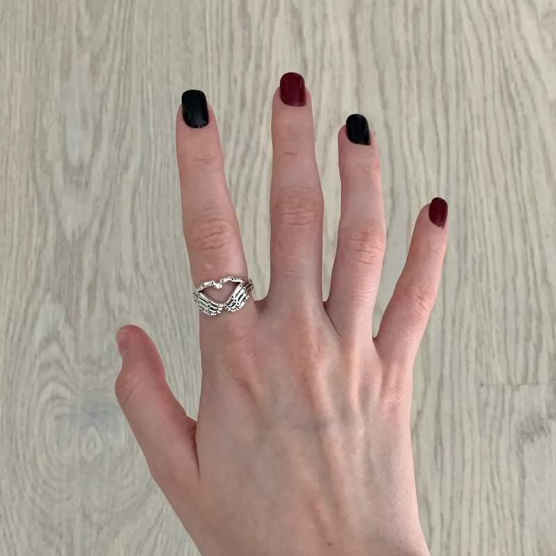 Nhẫn MAYEBE LAVEND bằng kim loại mạ bạc hình xương bàn tay phong cách hiphop Hàn Quốc thời trang