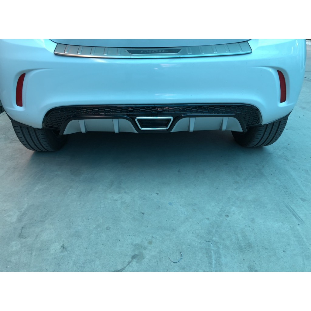 Lippo, lip chia pô sau xe ô tô Vinfast Fadil