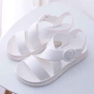 Giày sandal chiến binh đi học