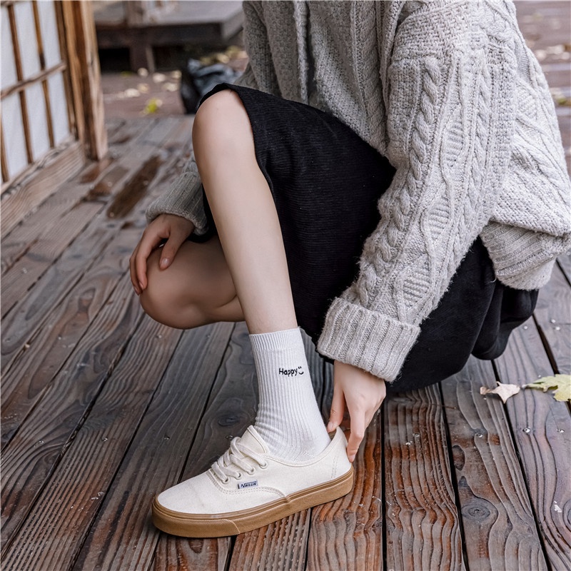 [COUPLE] Tất vớ cổ cao B&amp;W chữ thêu xịn