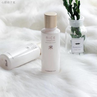 Thảm Lông Trắng Trang Trí Phông Nền