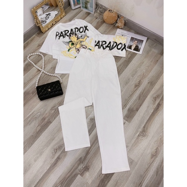Set áo thun trắng phom rộng kèm quần kaki trắng MITRIE
