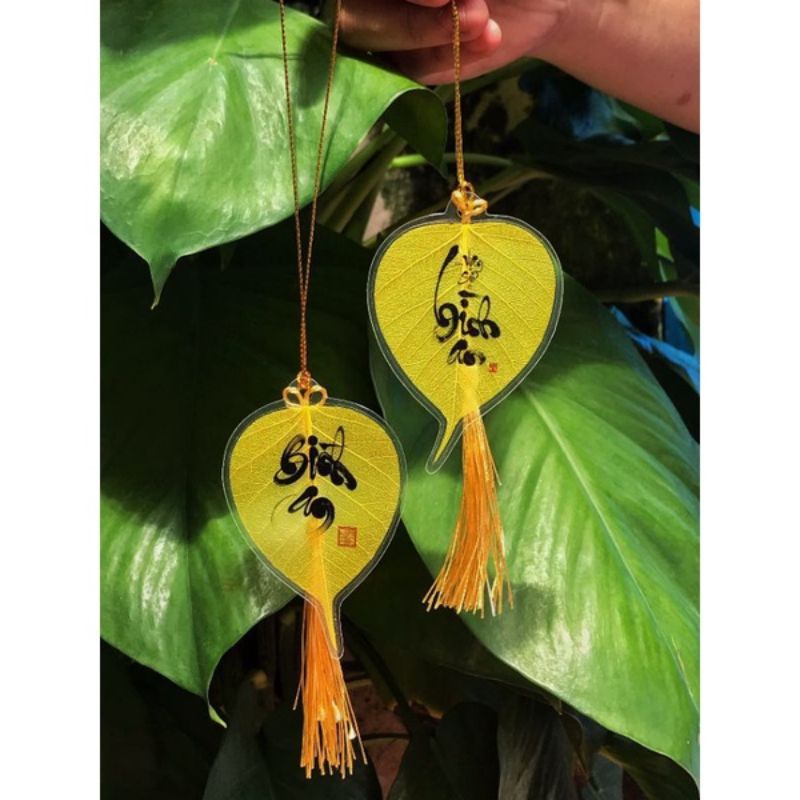 Lá Bồ Đề viết chữ thư pháp Bình An (Lá Vàng, Trắng)