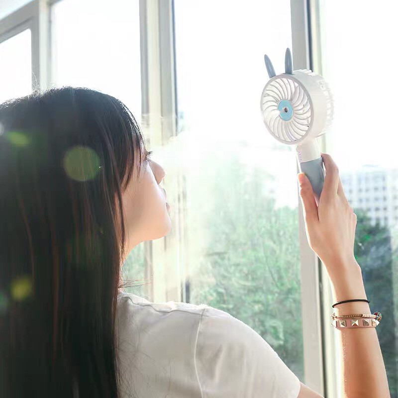 Quạt cầm tay mini tích hợp công nghệ phun sương hiện đại nhất hè 2020 VF - Princess