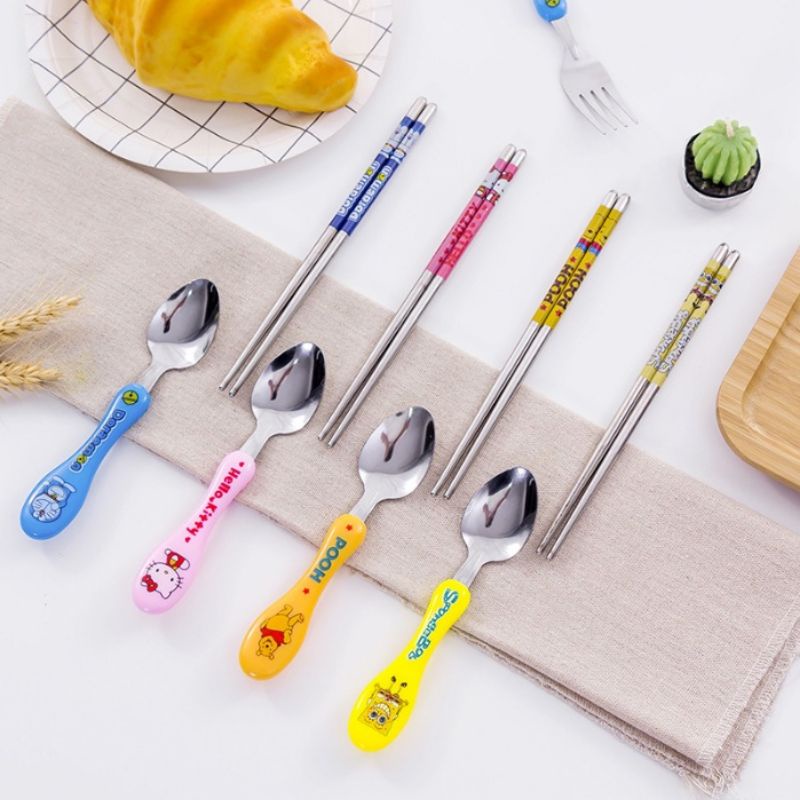 Combo Đũa Tập Ăn Dặm Xỏ Ngón muỗng nĩa inox Cực Kỳ Tiện Lợi Cho Bé Vàng Nhựa