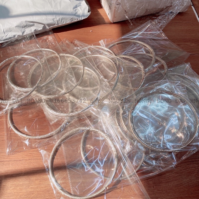 Size bé13cm 15cm và 16cm. Chuyên đeo mặc áo dài và cổ phục