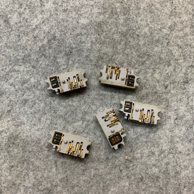 Chân sạc kèm mic dành cho Nokia 3310-3320-3330-3360-3390-3395-3410