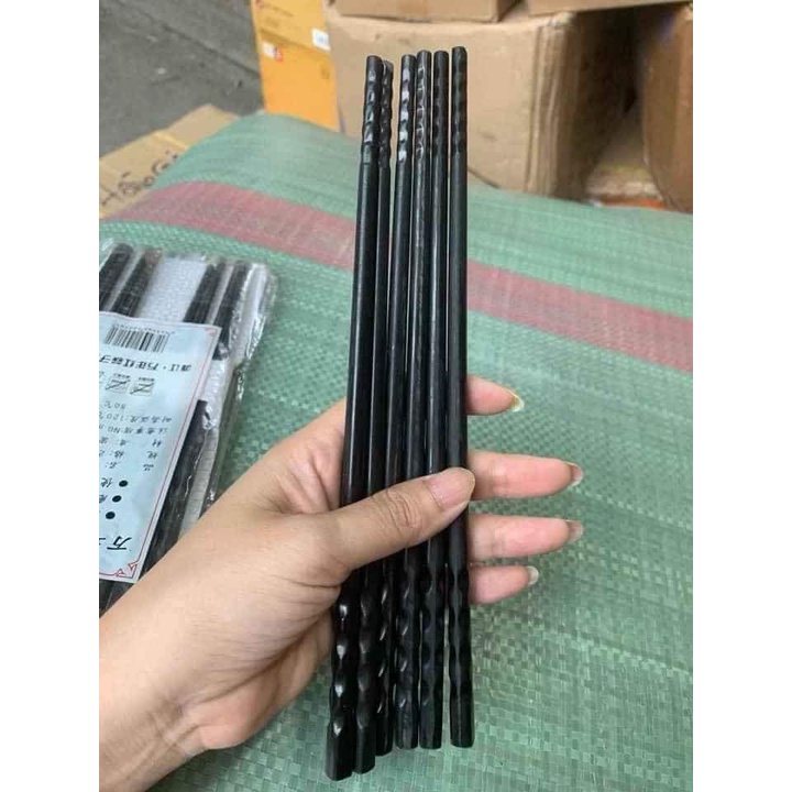 Đũa phíp đen chống mốc , gắp không trơn , rửa không sước, lau nhanh khô tiện dụng